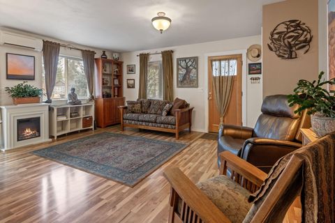 Tiny photo for 412 N Desert Rose Loop, Sisters, OR 97759 (MLS # 220216839)