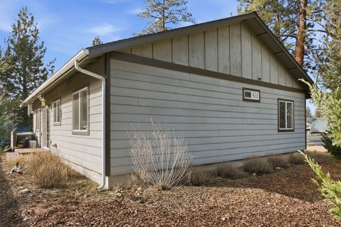 Tiny photo for 412 N Desert Rose Loop, Sisters, OR 97759 (MLS # 220216839)
