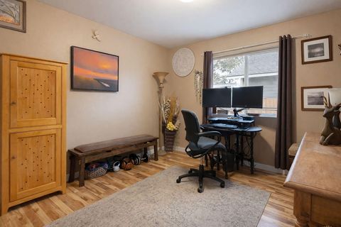 Tiny photo for 412 N Desert Rose Loop, Sisters, OR 97759 (MLS # 220216839)