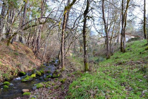 Tiny photo for 144 Worden Way, Grants Pass, OR 97527 (MLS # 220214253)