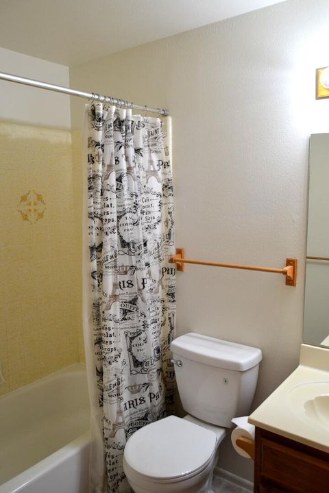 Tiny photo for 144 Worden Way, Grants Pass, OR 97527 (MLS # 220214253)