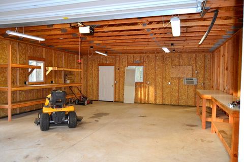 Tiny photo for 144 Worden Way, Grants Pass, OR 97527 (MLS # 220214253)