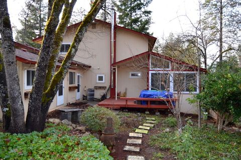 Tiny photo for 144 Worden Way, Grants Pass, OR 97527 (MLS # 220214253)