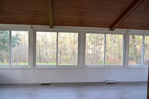 Tiny photo for 144 Worden Way, Grants Pass, OR 97527 (MLS # 220214253)