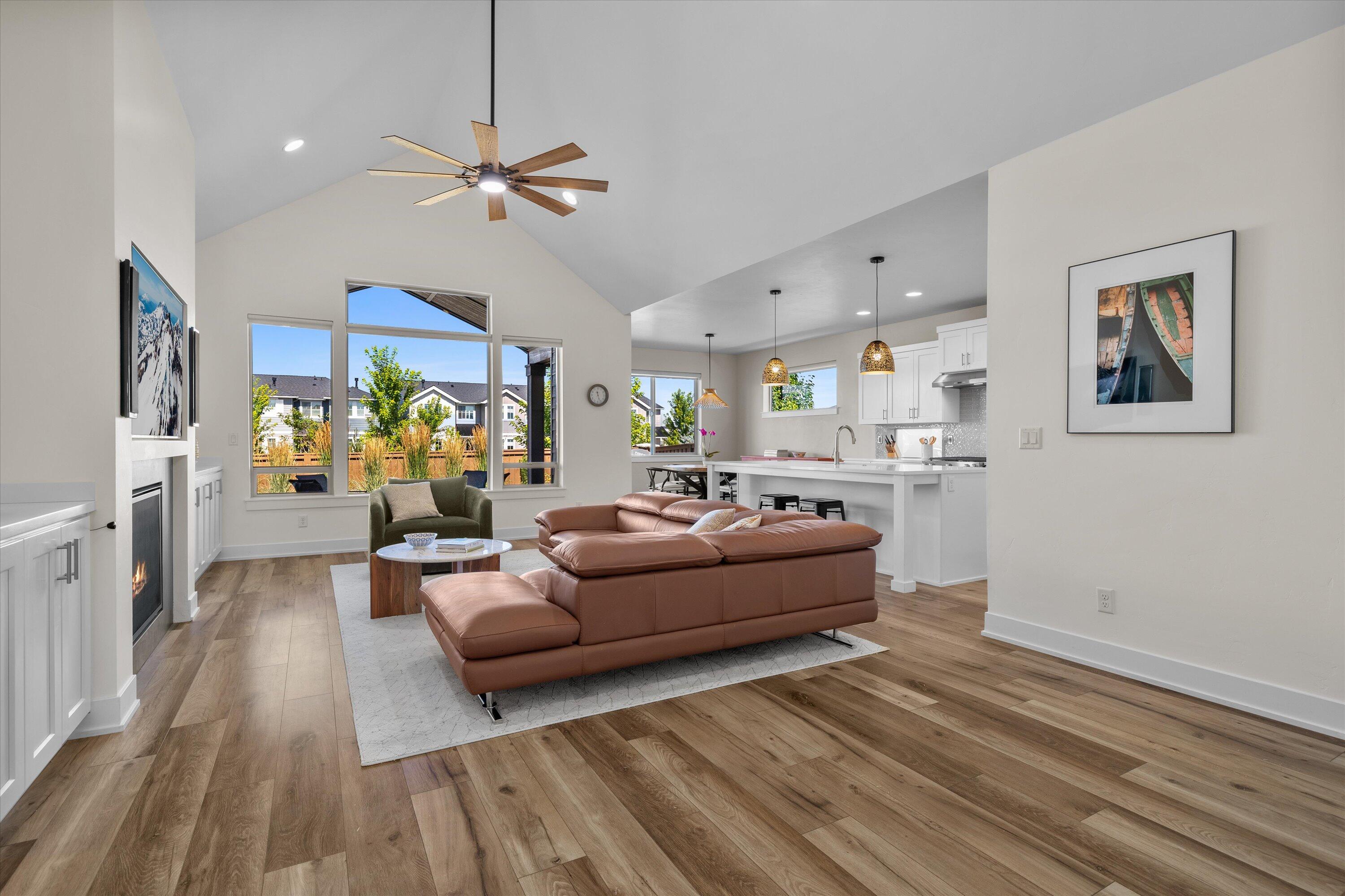 3755 NE Oakside Loop