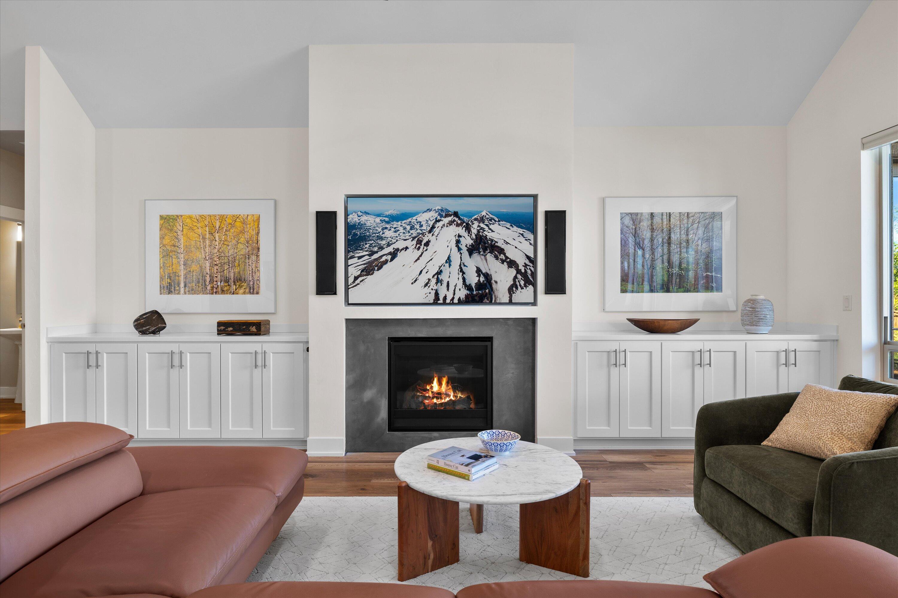 3755 NE Oakside Loop