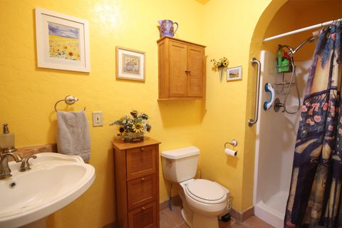 Tiny photo for 733 SE Turner Street, Madras, OR 97741 (MLS # 220220075)