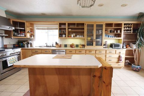 Tiny photo for 733 SE Turner Street, Madras, OR 97741 (MLS # 220220075)