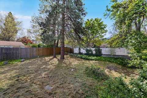 Tiny photo for 1628 Parker Street, Ashland, OR 97520 (MLS # 220220194)