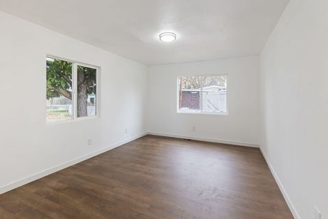 Tiny photo for 210 Sycamore Drive, Grants Pass, OR 97526 (MLS # 220214028)