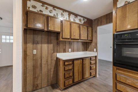 Tiny photo for 210 Sycamore Drive, Grants Pass, OR 97526 (MLS # 220214028)