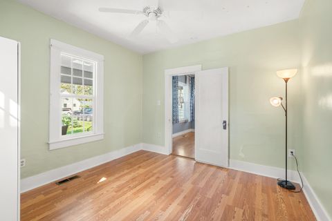 Tiny photo for 1028 E 11th Street, Medford, OR 97504 (MLS # 220219729)