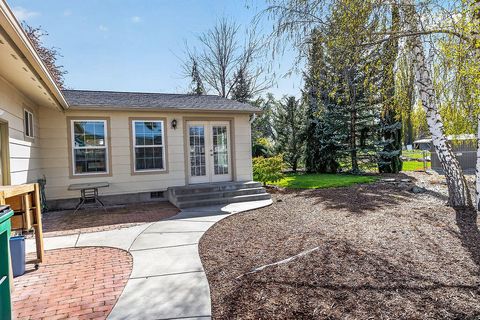 Tiny photo for 3805 Mazama Drive, Klamath Falls, OR 97603 (MLS # 220219701)