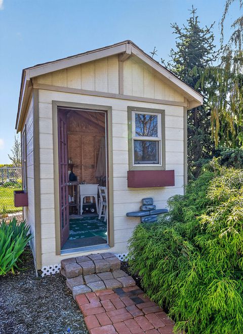 Tiny photo for 3805 Mazama Drive, Klamath Falls, OR 97603 (MLS # 220219701)