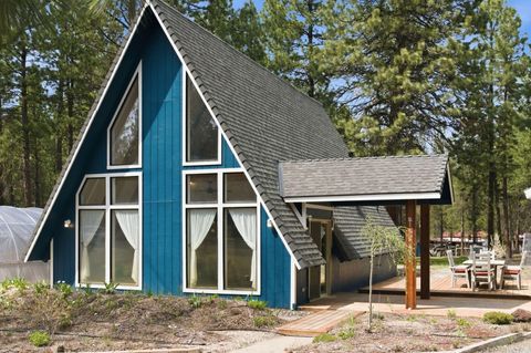 Photo of 15884 Yellowood Court, La Pine, OR 97739 (MLS # 220220617)