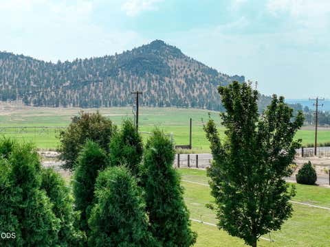 Tiny photo for 3061 NE Barnes Butte Road, Prineville, OR 97754 (MLS # 220227154)