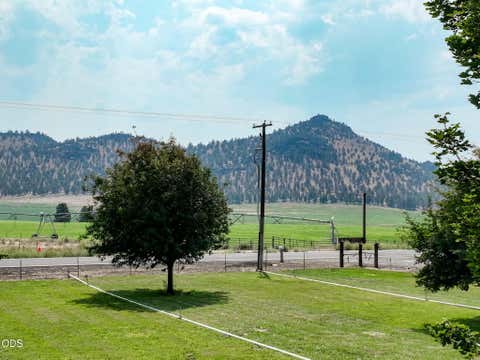 Tiny photo for 3061 NE Barnes Butte Road, Prineville, OR 97754 (MLS # 220227154)