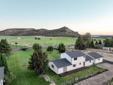 Tiny photo for 3061 NE Barnes Butte Road, Prineville, OR 97754 (MLS # 220227154)