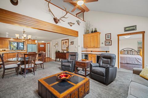 Tiny photo for 56019 Snow Goose Road, Bend, OR 97707 (MLS # 220210823)