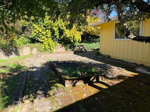 Tiny photo for 108 NW Sunhill Drive, Grants Pass, OR 97526 (MLS # 220217744)