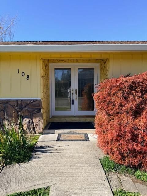 Tiny photo for 108 NW Sunhill Drive, Grants Pass, OR 97526 (MLS # 220217744)