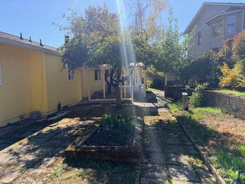 Tiny photo for 108 NW Sunhill Drive, Grants Pass, OR 97526 (MLS # 220217744)