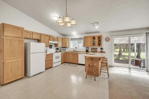 Tiny photo for 52494 Deer Field Drive, La Pine, OR 97739 (MLS # 220216684)