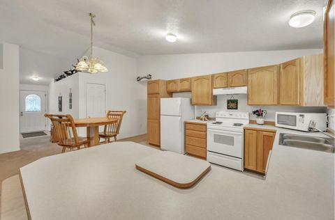 Tiny photo for 52494 Deer Field Drive, La Pine, OR 97739 (MLS # 220216684)