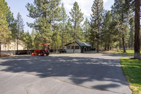 Tiny photo for 15007 Ponderosa Loop, La Pine, OR 97739 (MLS # 220229981)