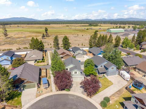 Tiny photo for 16400 Cassidy Court, La Pine, OR 97739 (MLS # 220225677)