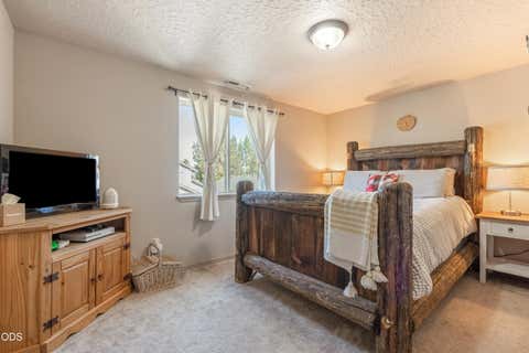 Tiny photo for 16400 Cassidy Court, La Pine, OR 97739 (MLS # 220225677)