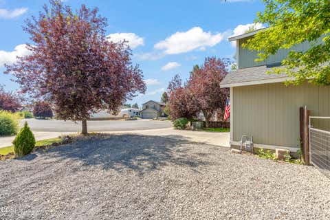 Tiny photo for 16400 Cassidy Court, La Pine, OR 97739 (MLS # 220225677)