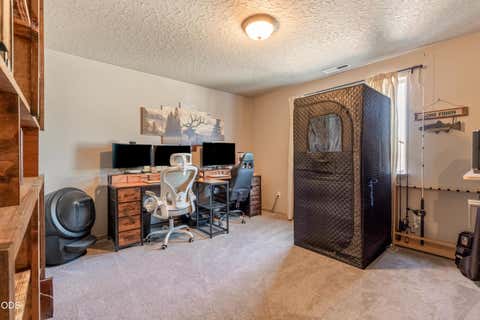 Tiny photo for 16400 Cassidy Court, La Pine, OR 97739 (MLS # 220225677)