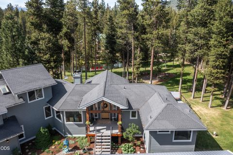 Tiny photo for 15194 E River Loop Drive E, Bend, OR 97707 (MLS # 220222710)