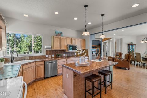 Tiny photo for 15194 E River Loop Drive E, Bend, OR 97707 (MLS # 220222710)