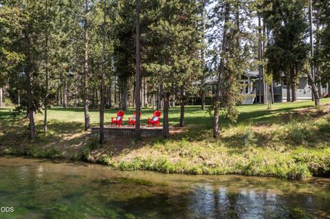 Tiny photo for 15194 E River Loop Drive E, Bend, OR 97707 (MLS # 220222710)