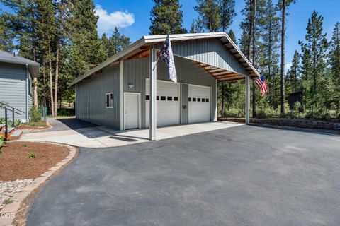 Tiny photo for 15194 E River Loop Drive E, Bend, OR 97707 (MLS # 220222710)