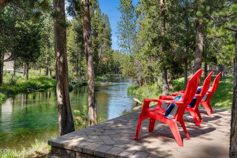Tiny photo for 15194 E River Loop Drive E, Bend, OR 97707 (MLS # 220222710)