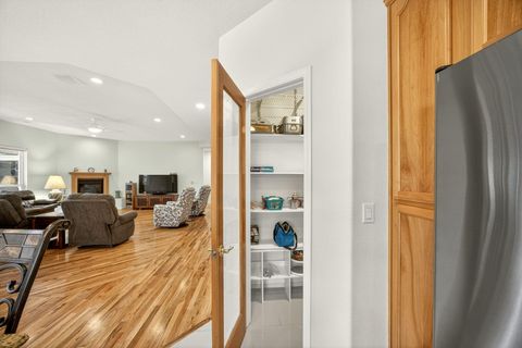 Tiny photo for 1937 Woodside Drive, Medford, OR 97501 (MLS # 220217137)