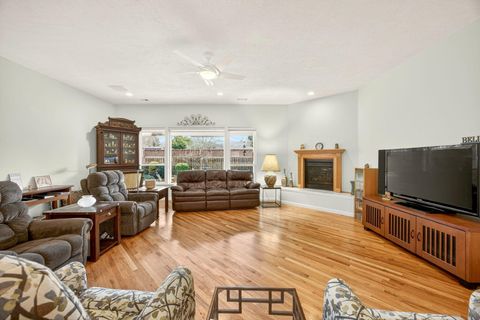 Tiny photo for 1937 Woodside Drive, Medford, OR 97501 (MLS # 220217137)