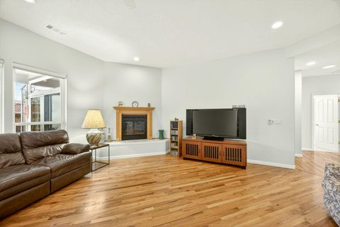 Tiny photo for 1937 Woodside Drive, Medford, OR 97501 (MLS # 220217137)