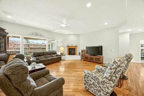 Tiny photo for 1937 Woodside Drive, Medford, OR 97501 (MLS # 220217137)