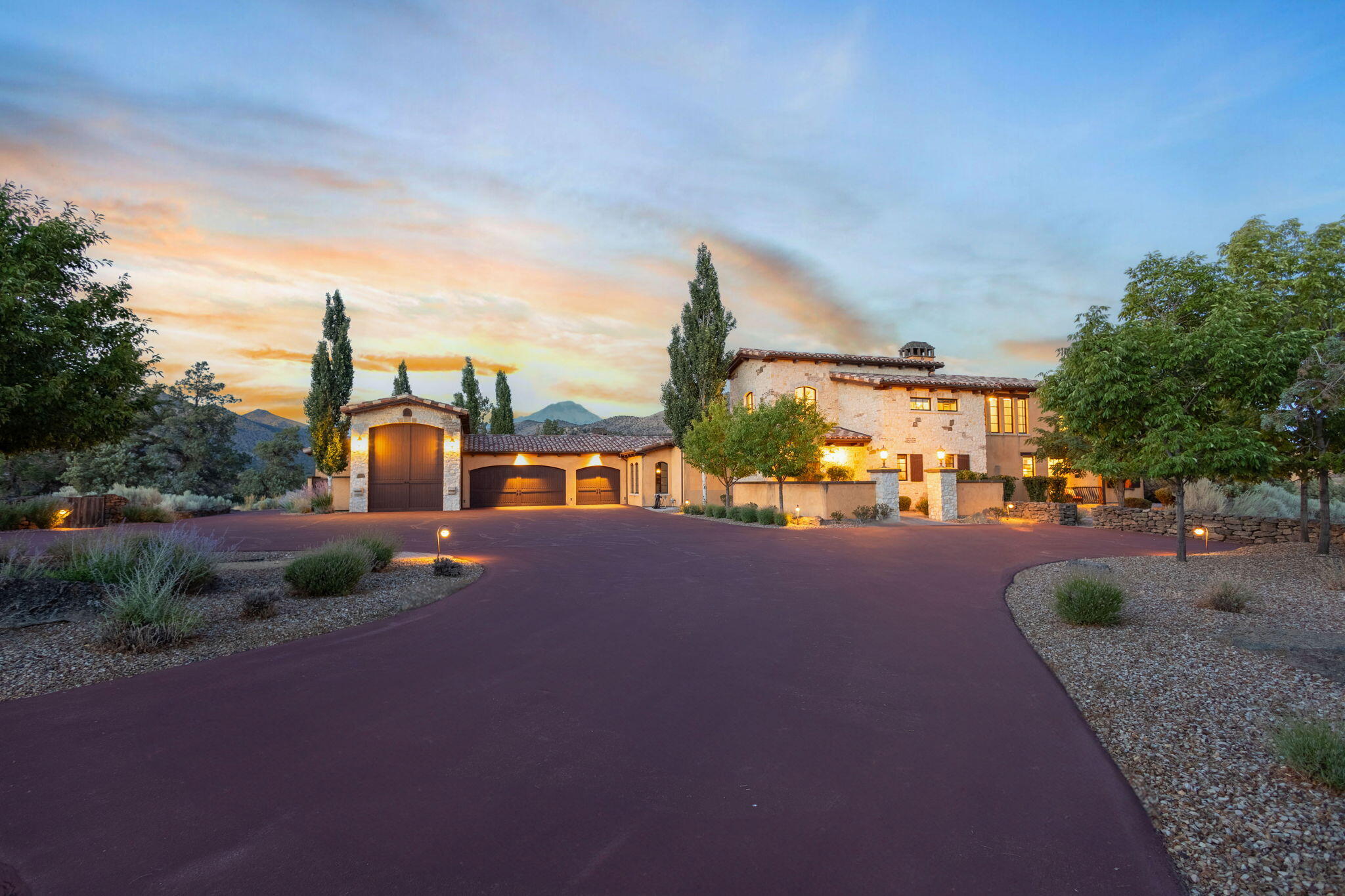 10444 NE Vineyard Way