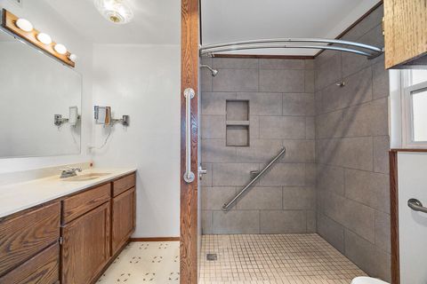 Tiny photo for 1821 Lancaster Avenue, Klamath Falls, OR 97601 (MLS # 220212668)