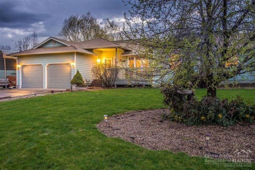 Lovely single story home w/2 masters on .49ac! Tasteful updates including kitchen w/hickory cabinets & granite counters. 2nd master boasts attractive gas FP, office/sitting rm, great mstr bath w/hickory & granite, separate tub/shower, instant hot water, 2 sinks + a huge walk-in! Forced air/heat pump/AC & city sewer &H2o. Hickory floors everywhere except for tile in entry & baths & carpet in 2nd & 3rd bedrooms. Large covered patio, new roof in 08, covered RV area, undrgrnd sprinklers and more! Price Reduced!