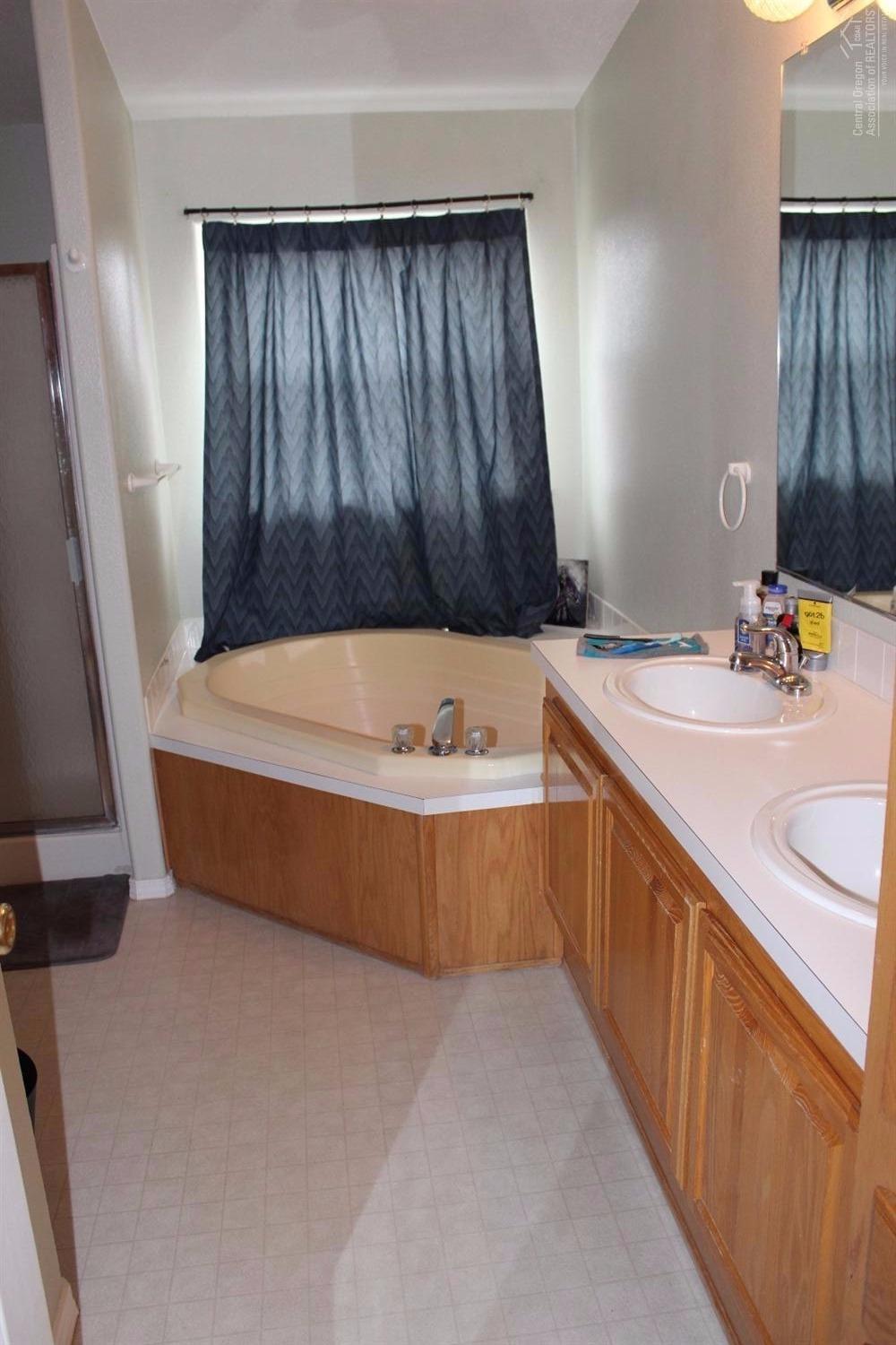 Powell Butte View - Residential