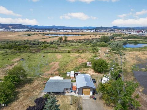 Tiny photo for 1745 E Gregory RD, Central Point, OR 97502 (MLS # 220222871)