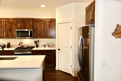 Tiny photo for 51900 Settler Drive, La Pine, OR 97739 (MLS # 220202401)