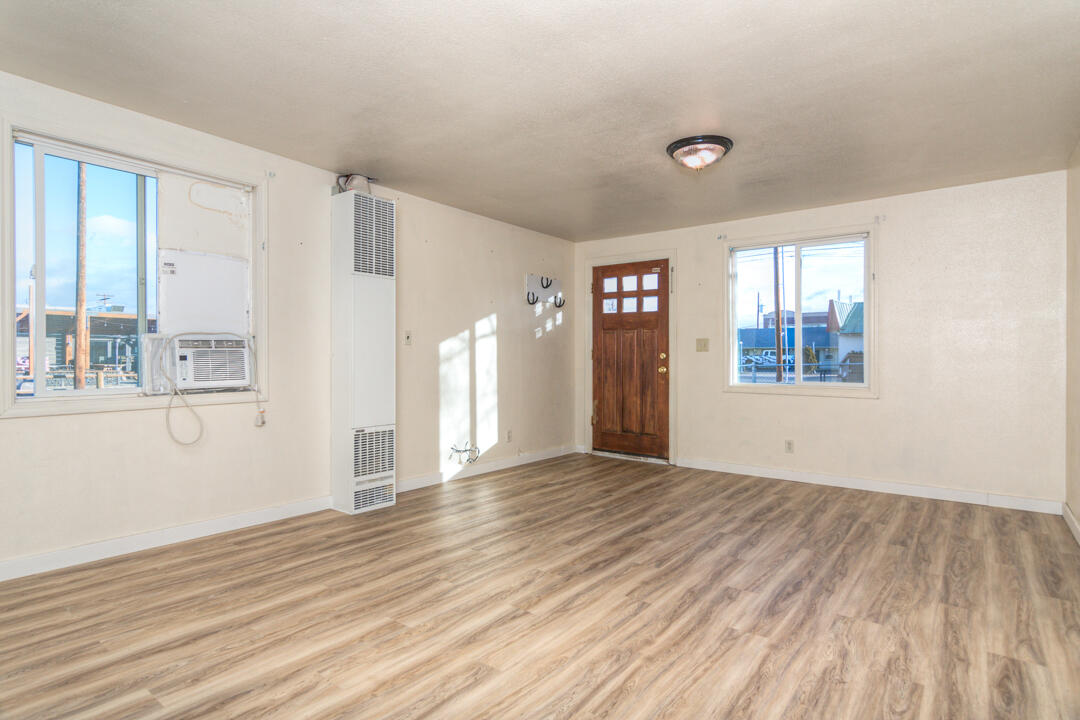 Ellingers - Commercial Sale