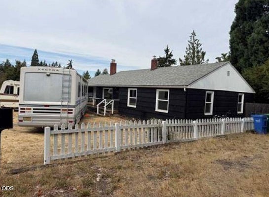 3251 W 18TH AVE, EUGENE, OR 97402 - Image 2ca0e72f16ade7353fa07e0d1ea40c8c/1366064139